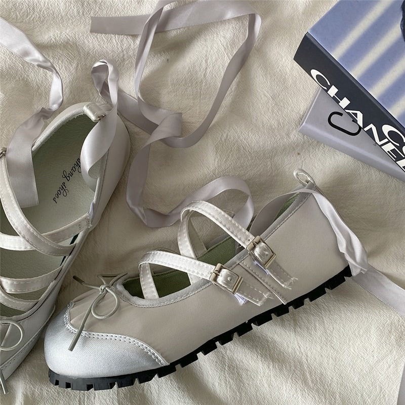 Gossip Goes Around Ballet Flats